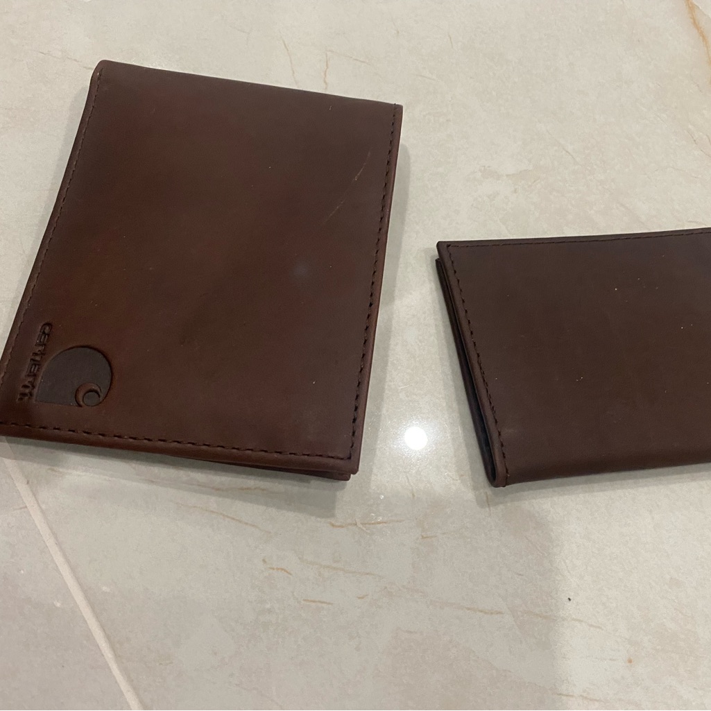 Carhartt Dark Brown Leather Key Card Holder Set Carhartt Dark Brown Leather Key Card Holder Set